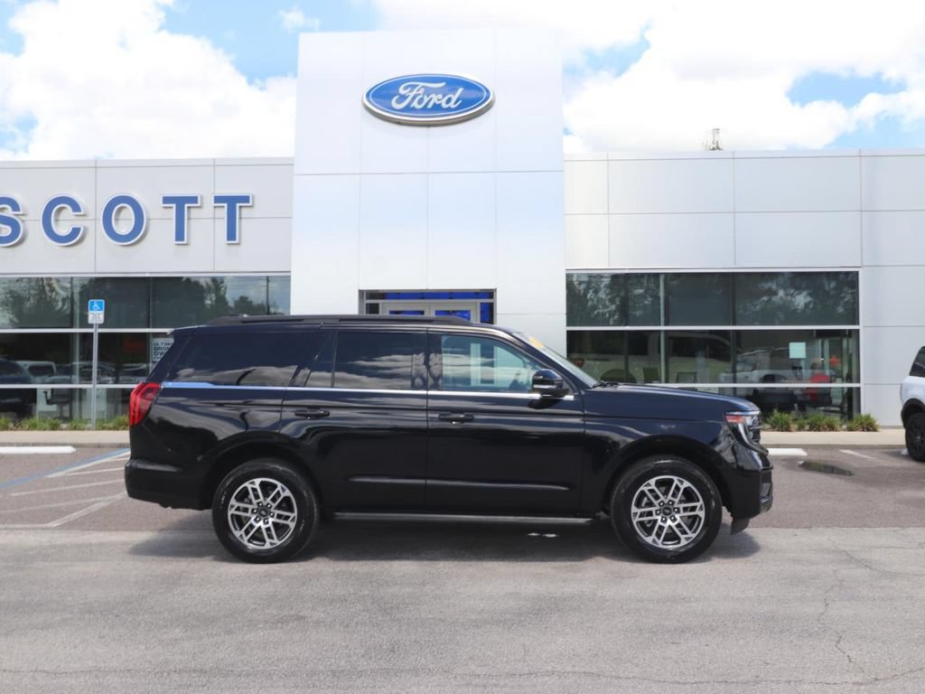 Used 2025 Ford Expedition Active AWD/4WD image 18