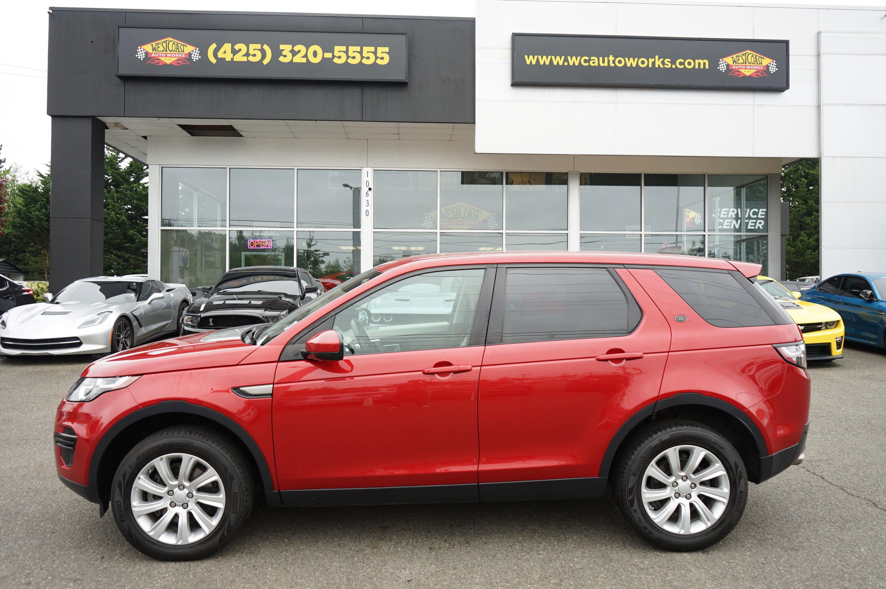 Used 2017 Land Rover Discovery Sport SE AWD/4WD image 2