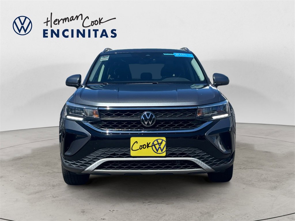 Certified 2024 Volkswagen Taos SE image 8