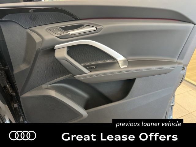 Used 2025 Audi Q5 Premium w/ Convenience Package AWD/4WD image 23