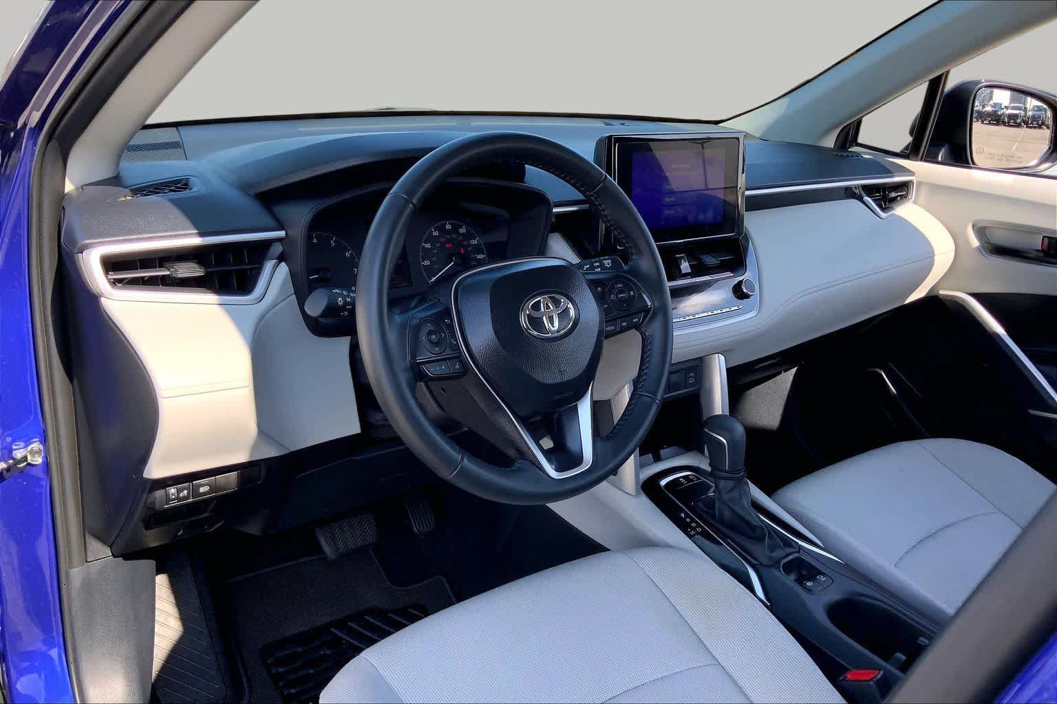 Certified 2025 Toyota Corolla Cross LE FWD image 17