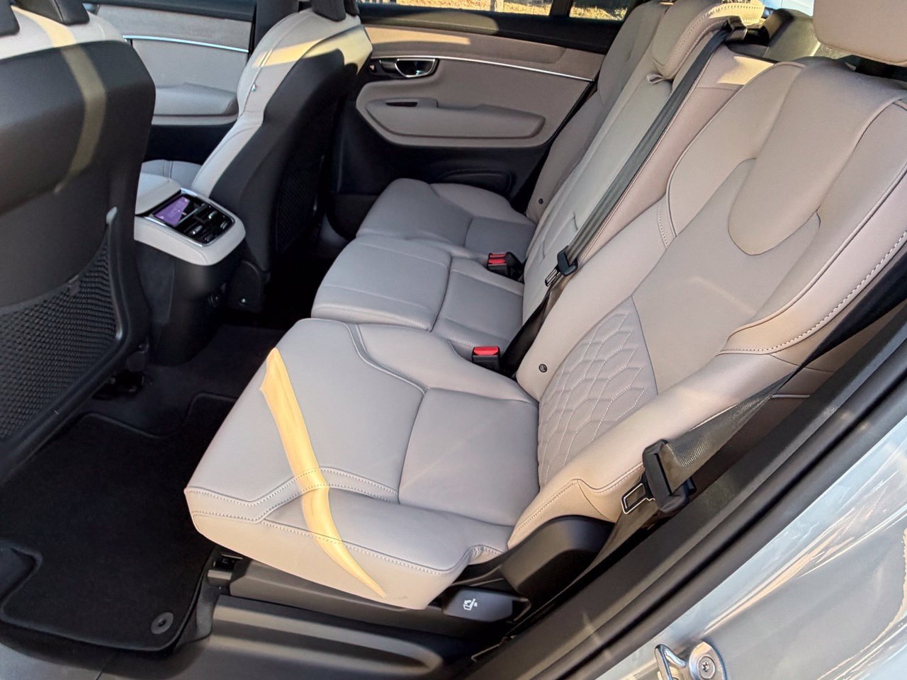 New 2026 Volvo XC90 B6 Plus w/ Protection Package Premier AWD/4WD image 21