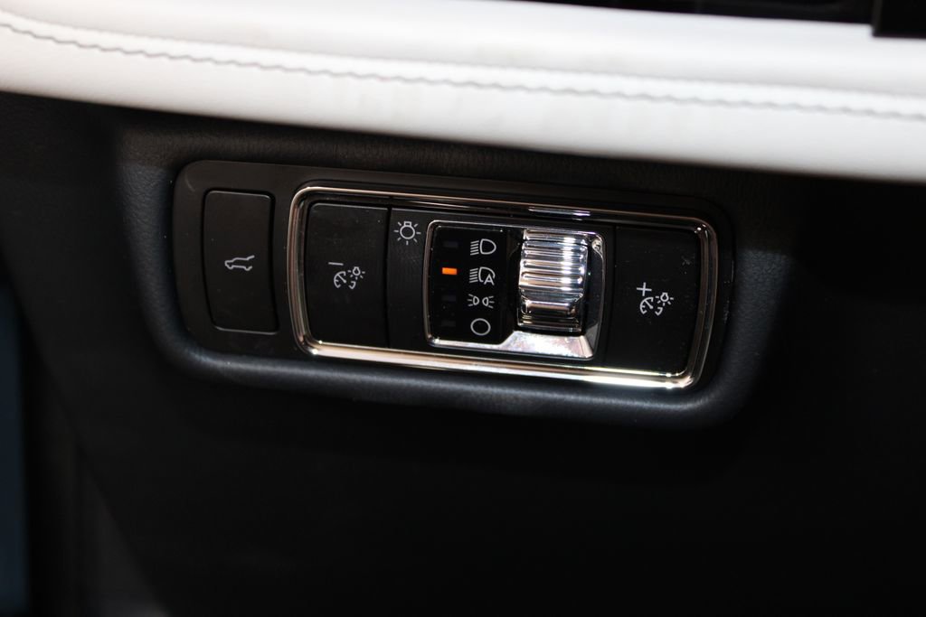 New 2025 Lincoln Aviator 2WD w/ Equipment Group 101A image 46