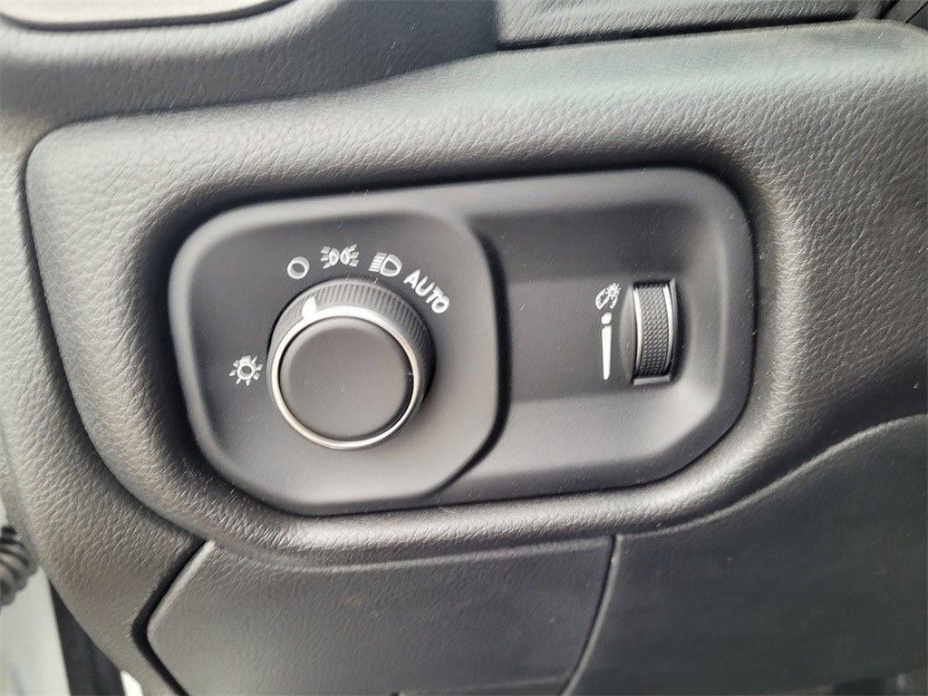 New 2024 RAM 5500 Tradesman AWD/4WD image 22