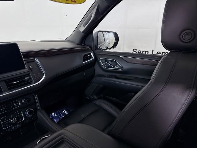 Used 2021 Chevrolet Suburban Z71 w/ Luxury Package image 27