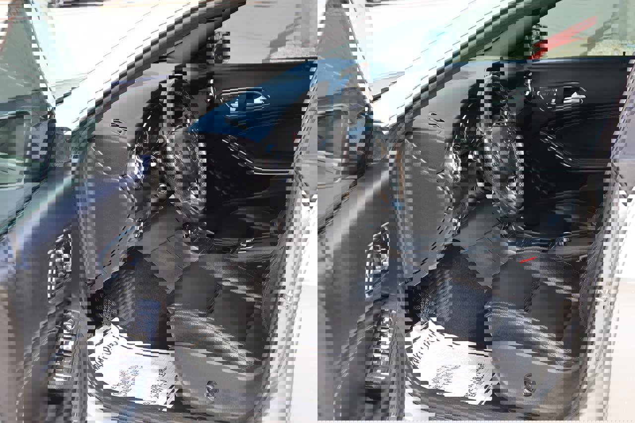 Used 2018 Mercedes-Benz CLA 250 4MATIC image 22