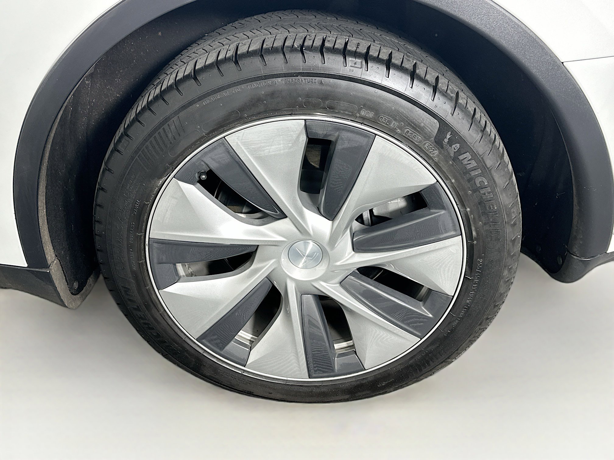 Used 2023 Tesla Model Y Long Range image 11