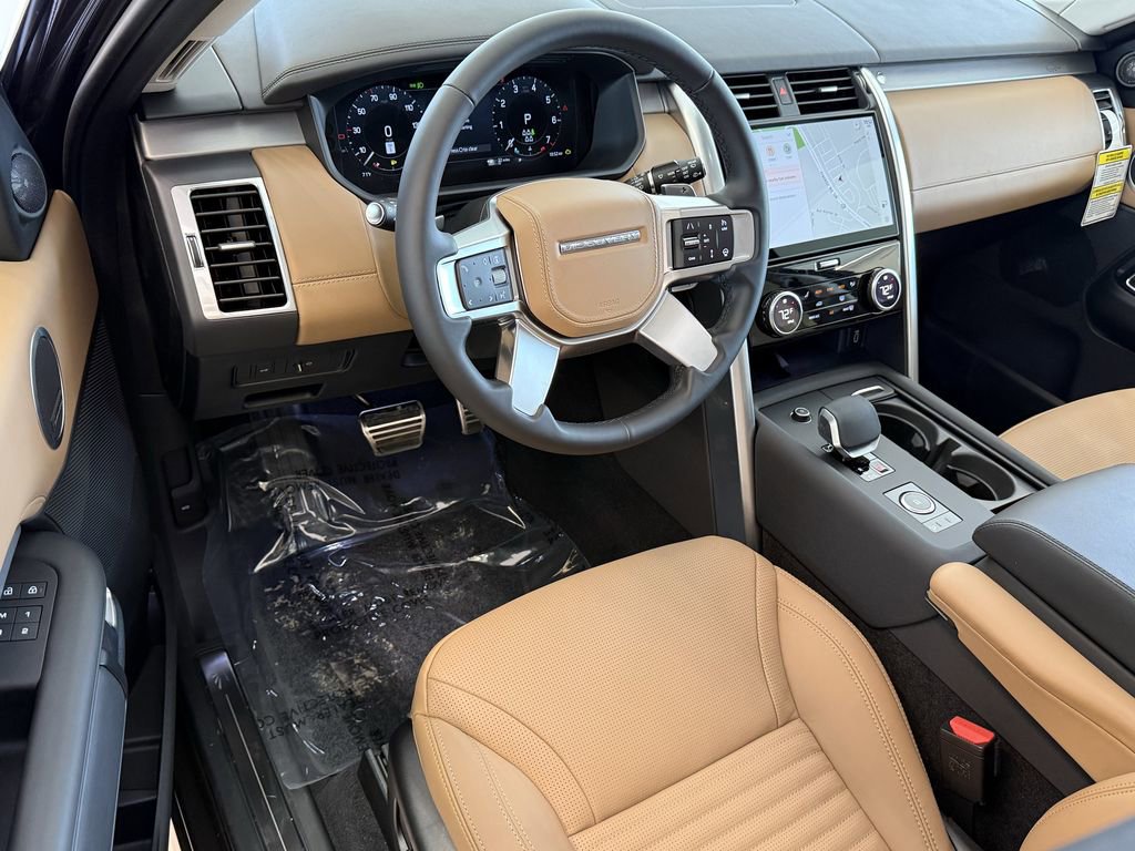 New 2026 Land Rover Discovery Limited Edition AWD/4WD image 16