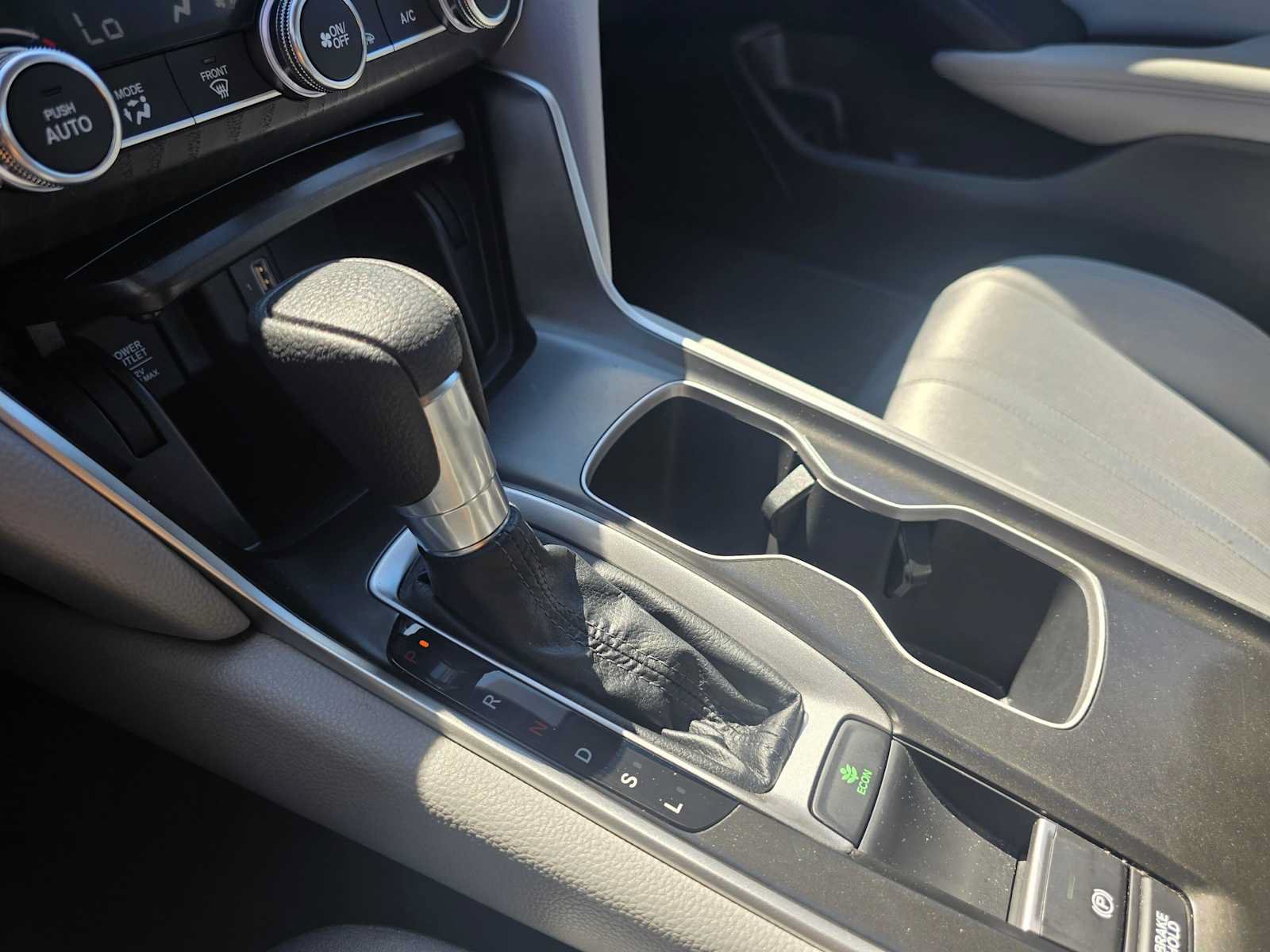 Used 2020 Honda Accord EX image 31