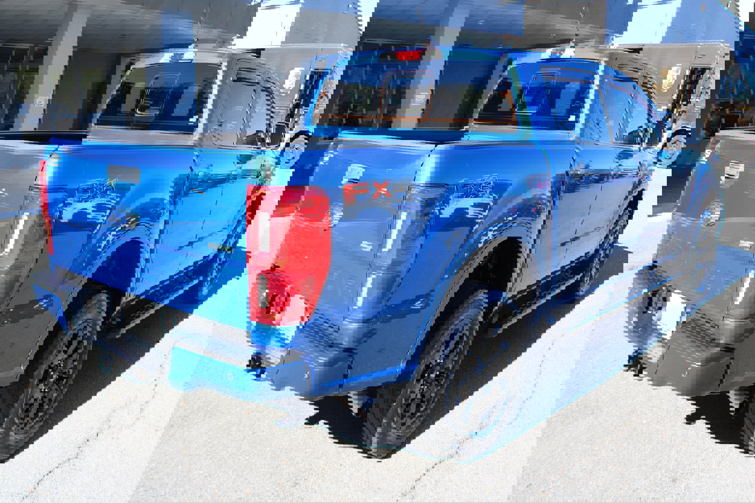 Used 2019 Ford Ranger XLT w/ Equipment Group 302A Luxury image 3