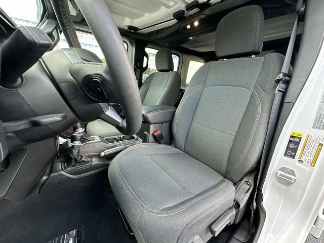 Used 2025 Jeep Wrangler Unlimited Sahara image 18