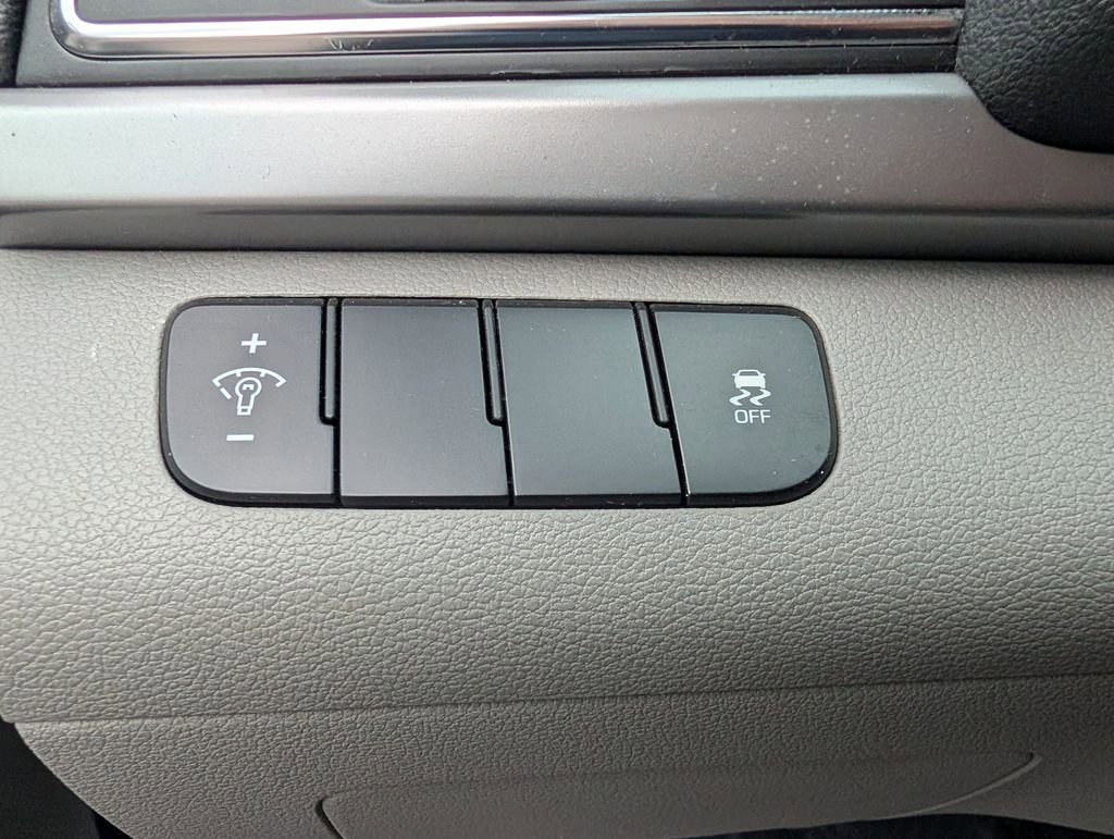 Used 2017 Hyundai Elantra SE image 26
