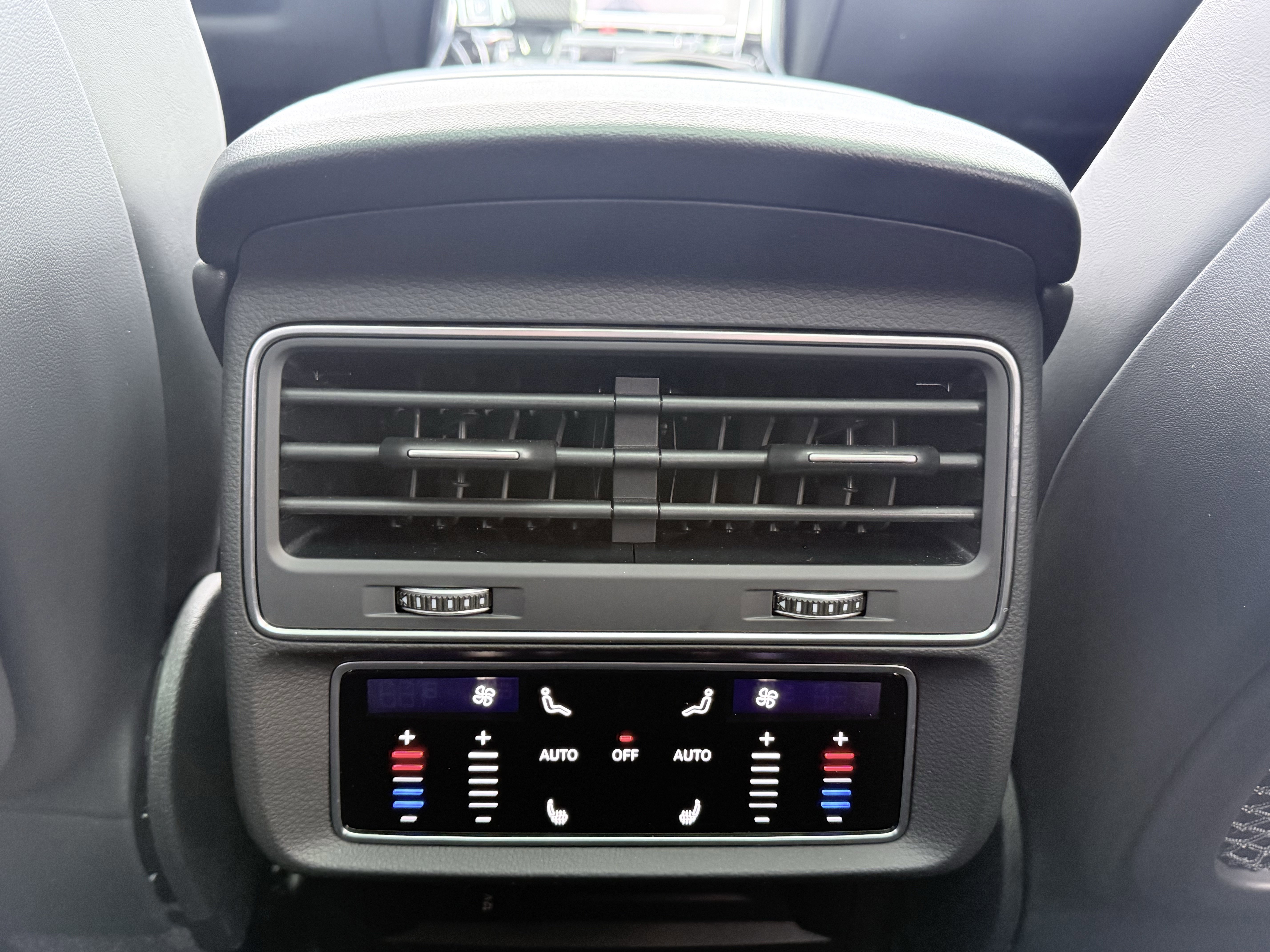 Used 2023 Audi SQ8 Prestige image 29