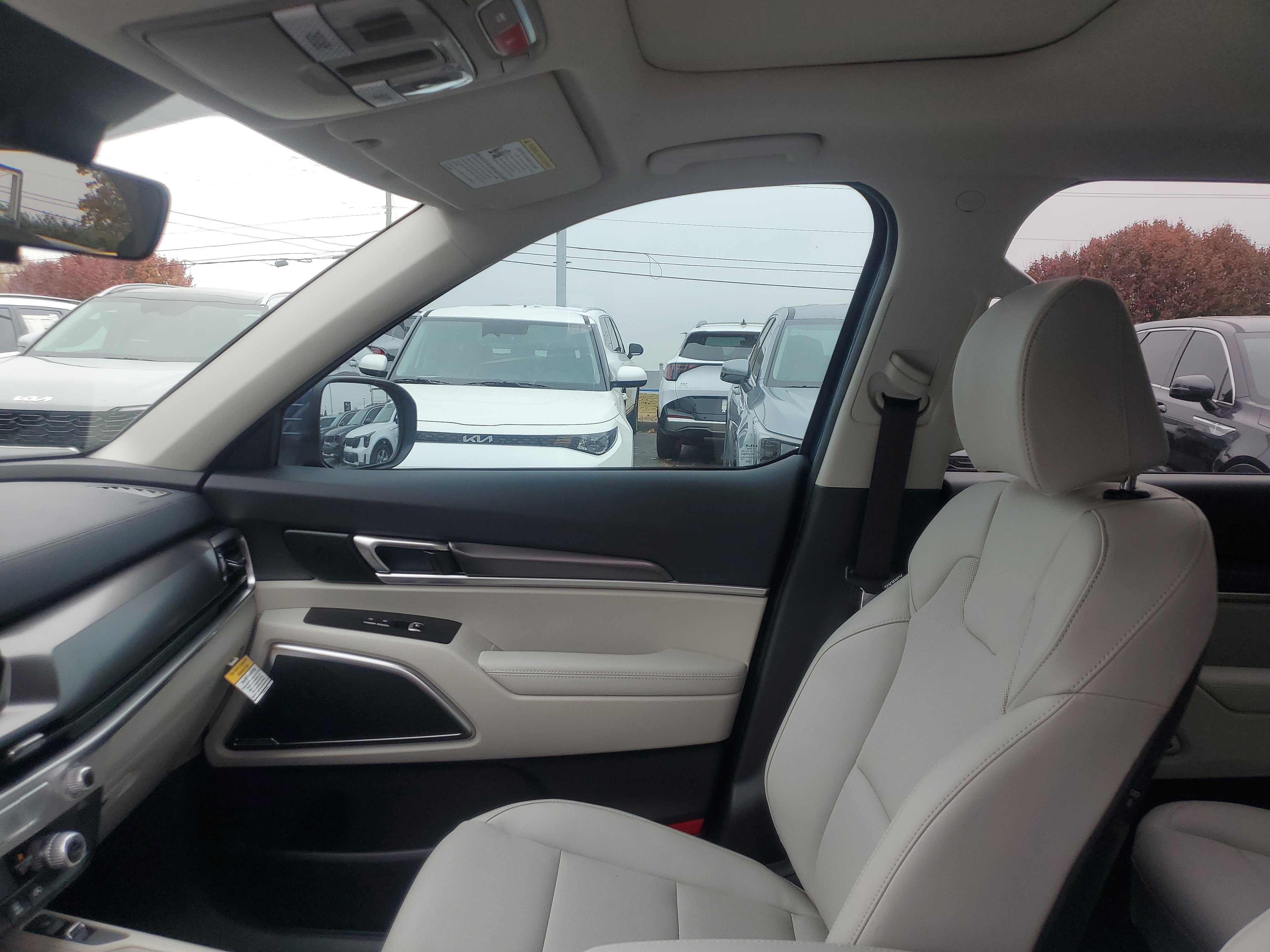 New 2025 Kia Telluride S image 18