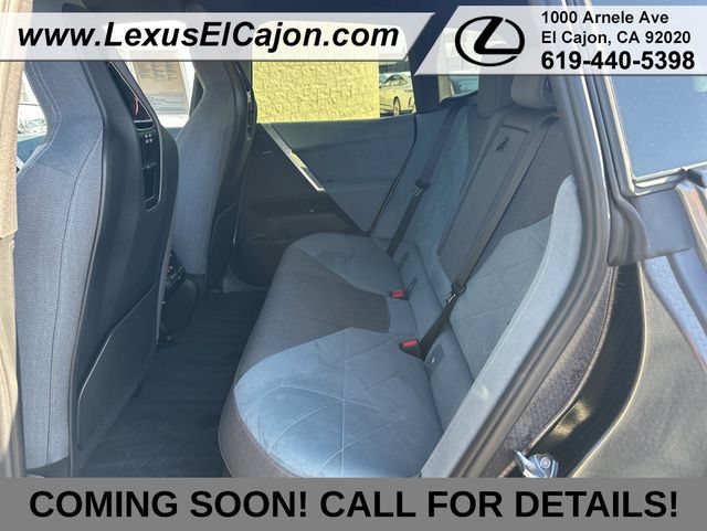 Used 2023 BMW iX xDrive50 w/ Premium Package AWD/4WD image 17