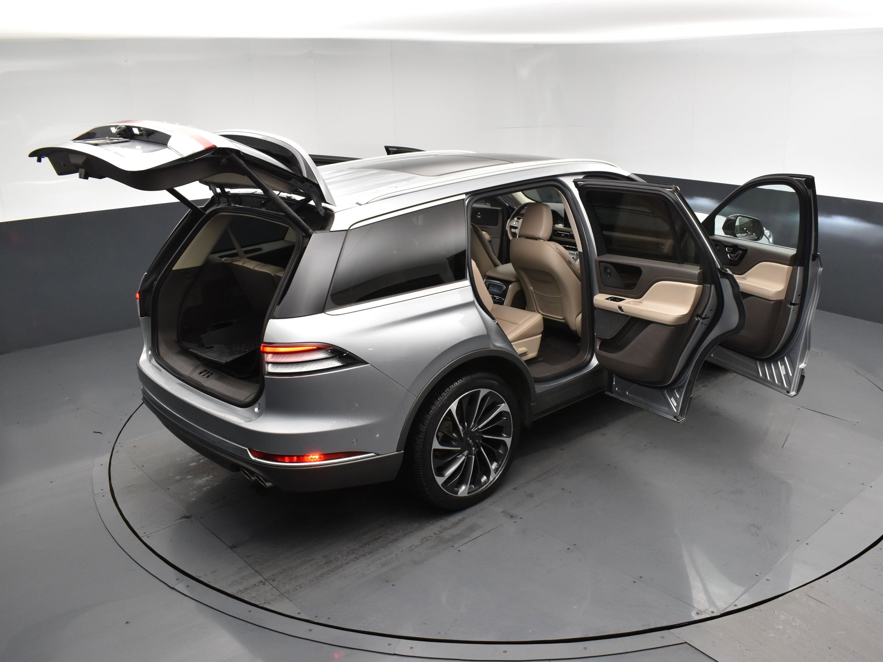 Used 2023 Lincoln Aviator Reserve w/ Equipment Group 201A image 26