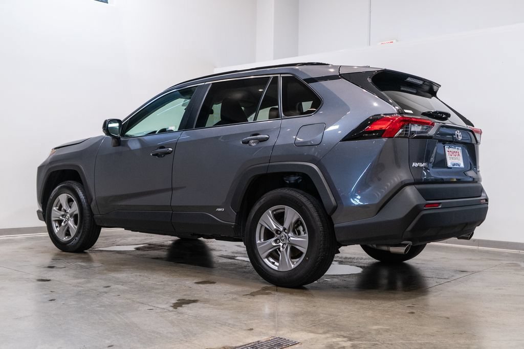 Certified 2025 Toyota RAV4 LE AWD/4WD image 7