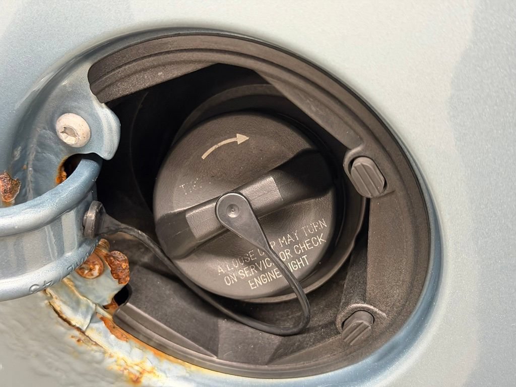 Used 2010 Chrysler Town & Country Touring FWD image 17