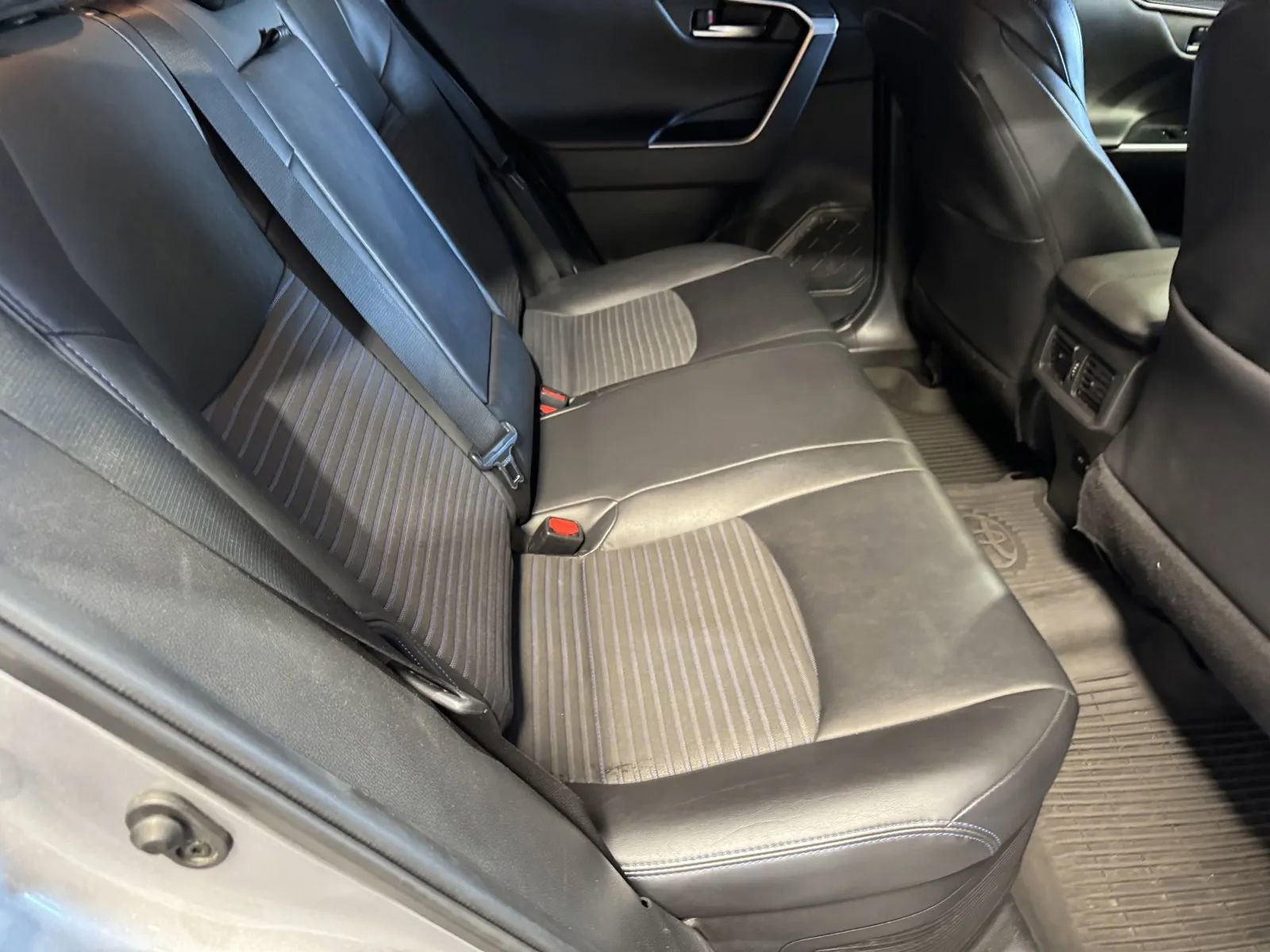 Used 2021 Toyota RAV4 XSE image 7