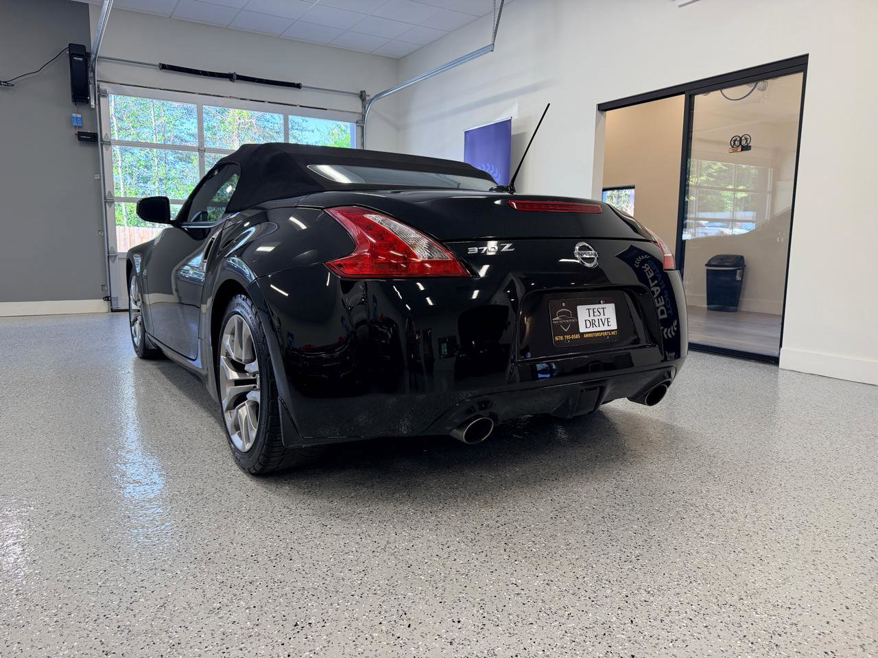 Used 2010 Nissan 370Z Touring RWD image 6