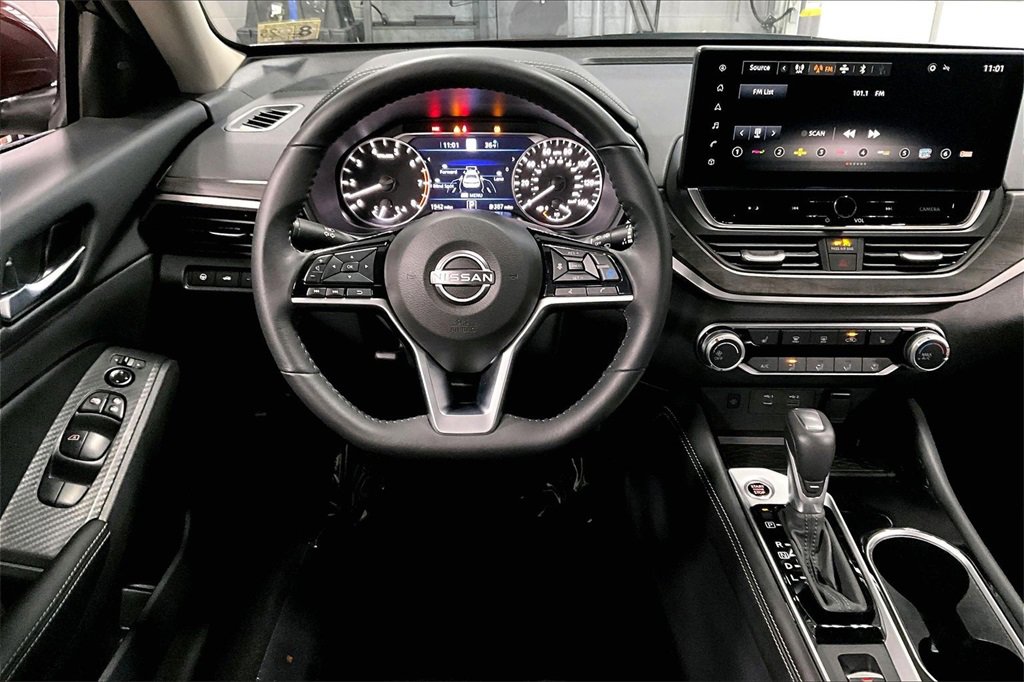 Certified 2024 Nissan Altima 2.5 SV w/ SV Premium Package image 4