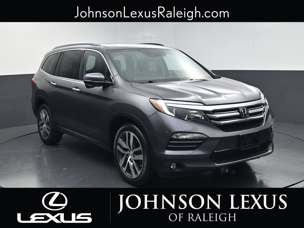 Used 2017 Honda Pilot Touring image 3