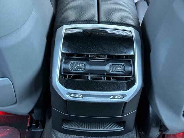 Used 2023 BMW 760i xDrive w/ Executive Package AWD/4WD image 14