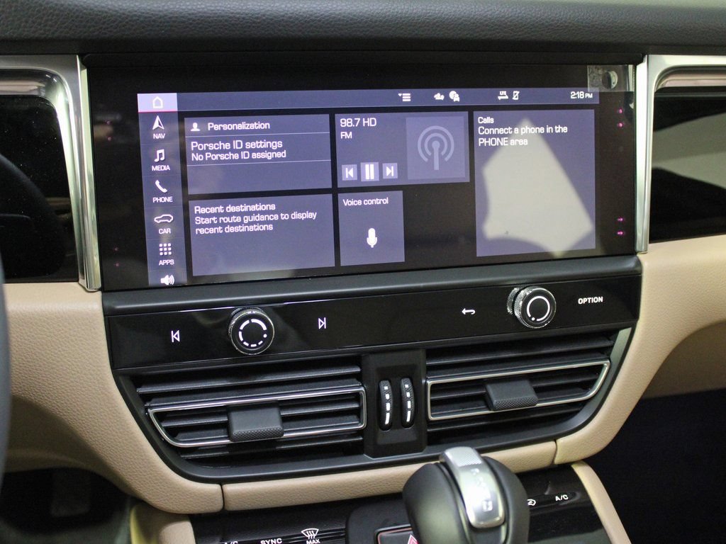 Certified 2026 Porsche Macan AWD/4WD image 26