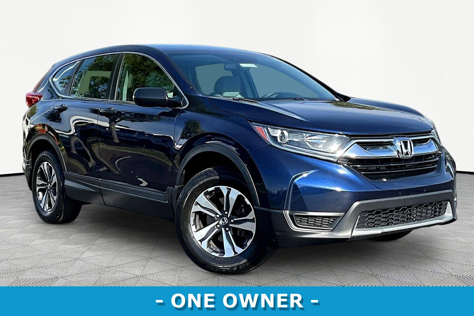 Used 2018 Honda CR-V LX image 3