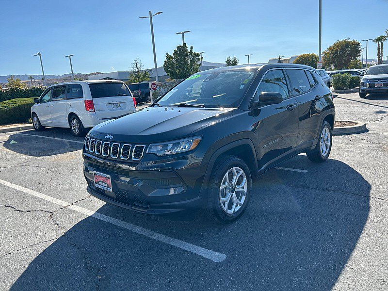 Used 2025 Jeep Compass Sport AWD/4WD image 4