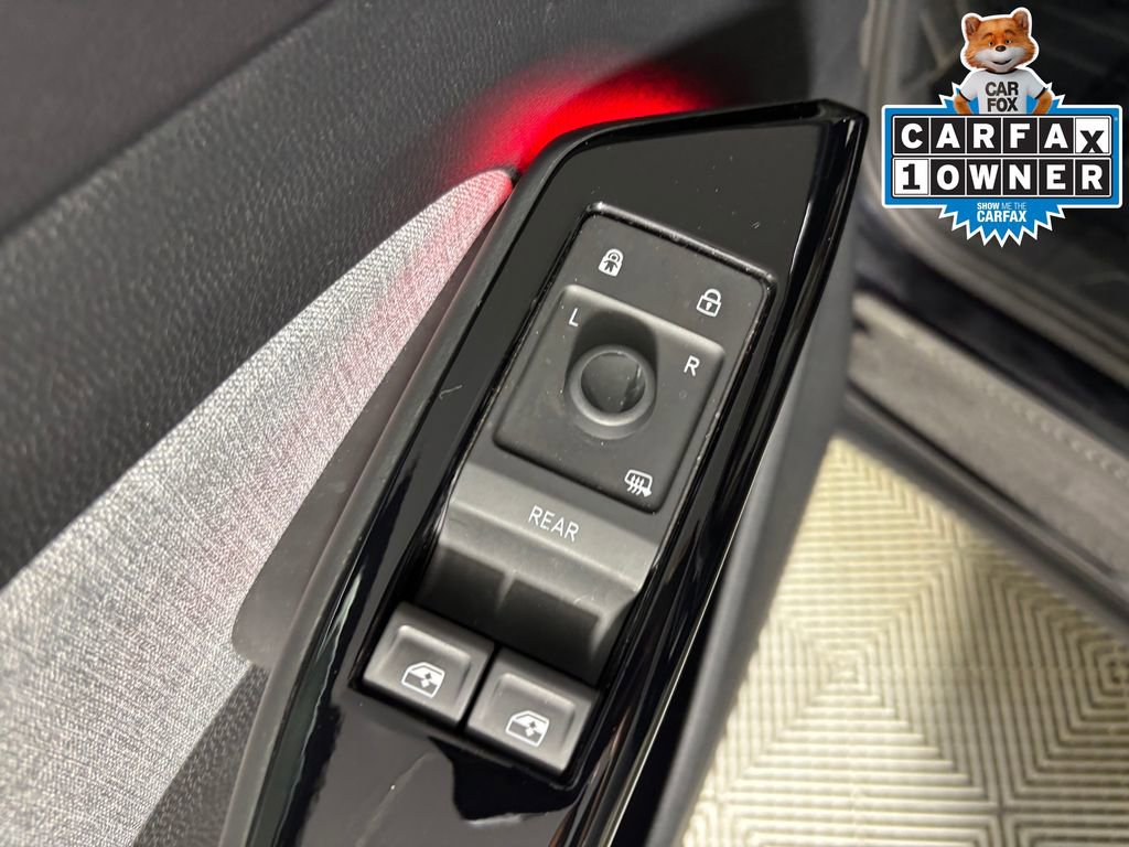 Used 2023 Volkswagen ID.4 Pro AWD/4WD image 12