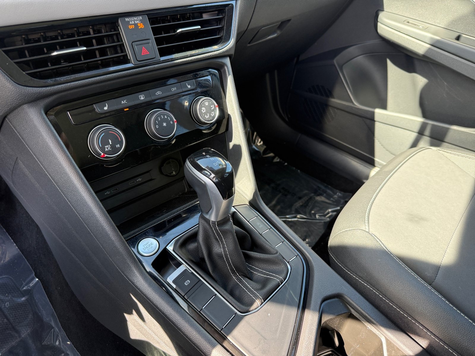 Certified 2023 Volkswagen Taos SE FWD image 13