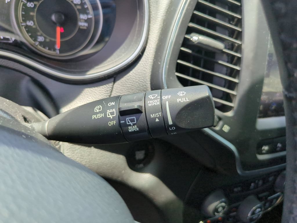 Used 2023 Jeep Cherokee Altitude Lux AWD/4WD image 31