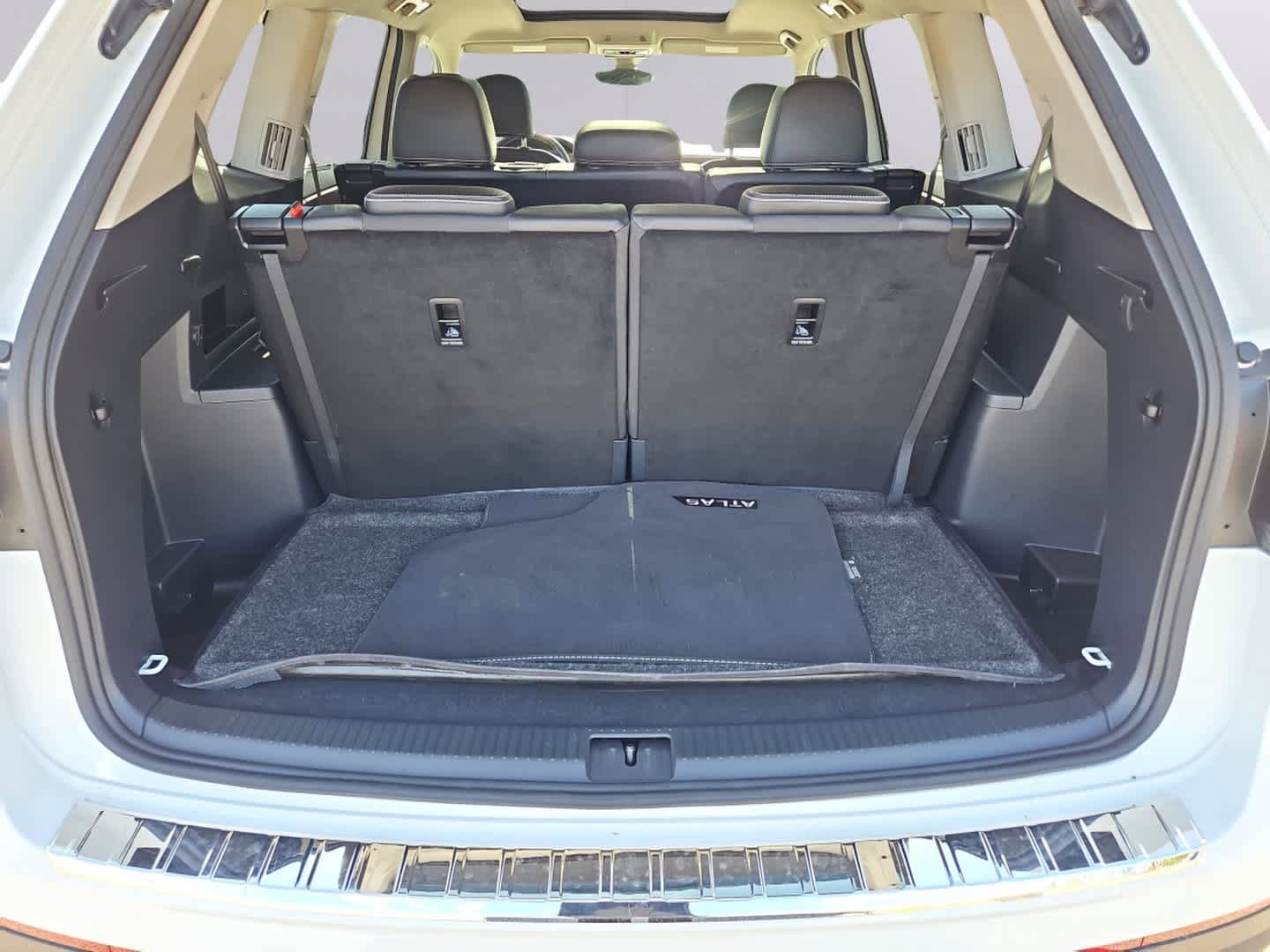 Used 2024 Volkswagen Atlas SE AWD/4WD image 36