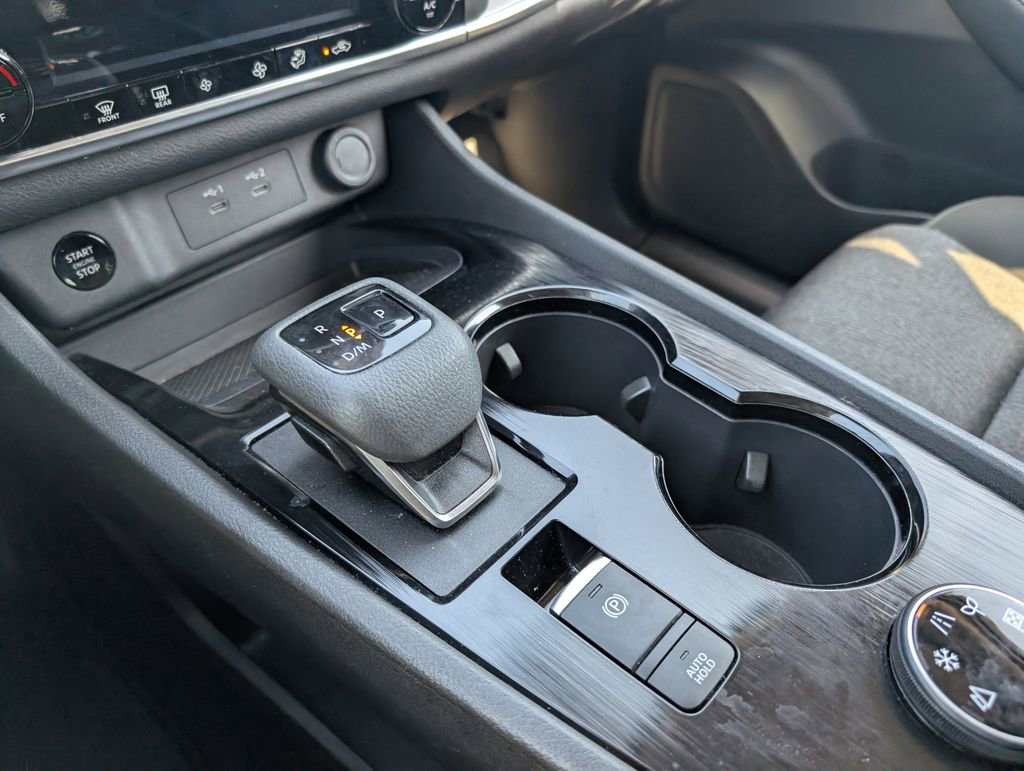 Used 2024 Nissan Rogue SV image 21