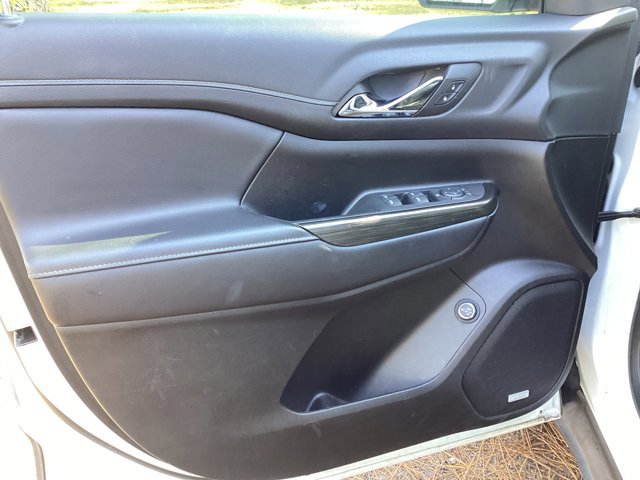 Used 2023 GMC Acadia SLT image 15