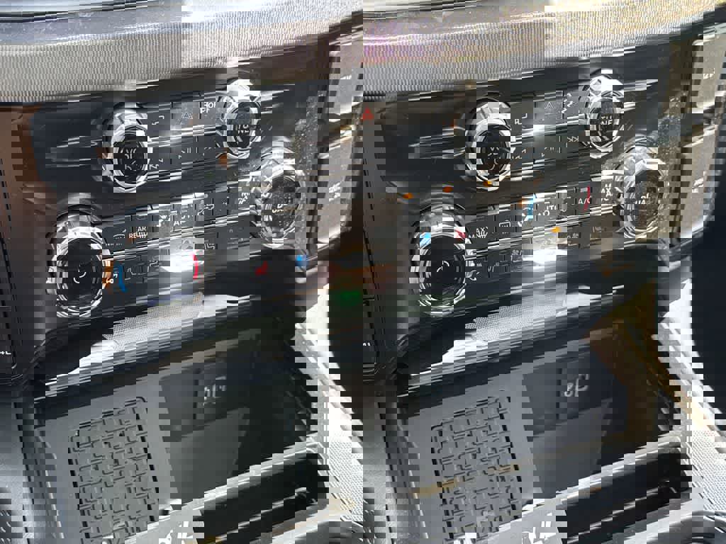 New 2025 Ford F250 Platinum image 25