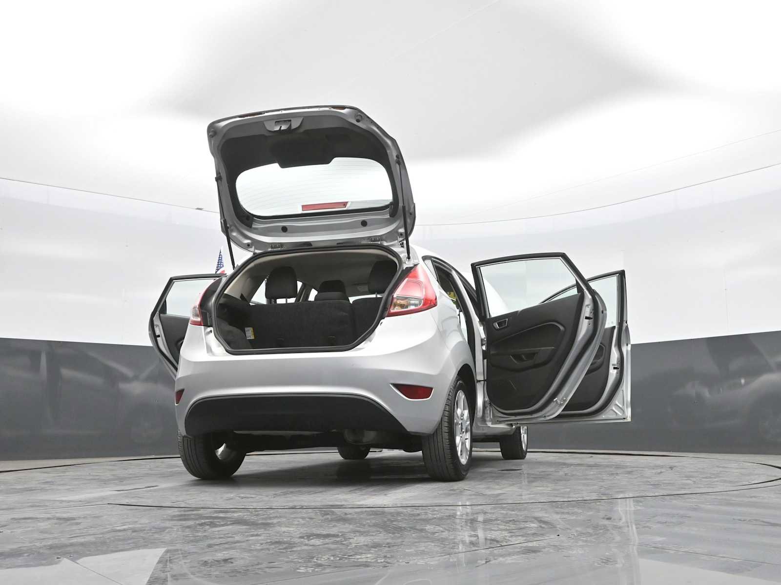 Used 2016 Ford Fiesta SE w/ Cold Weather Package FWD image 46