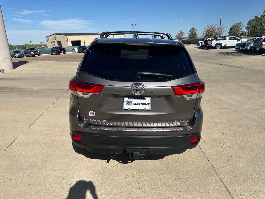 Used 2019 Toyota Highlander XLE AWD/4WD image 37