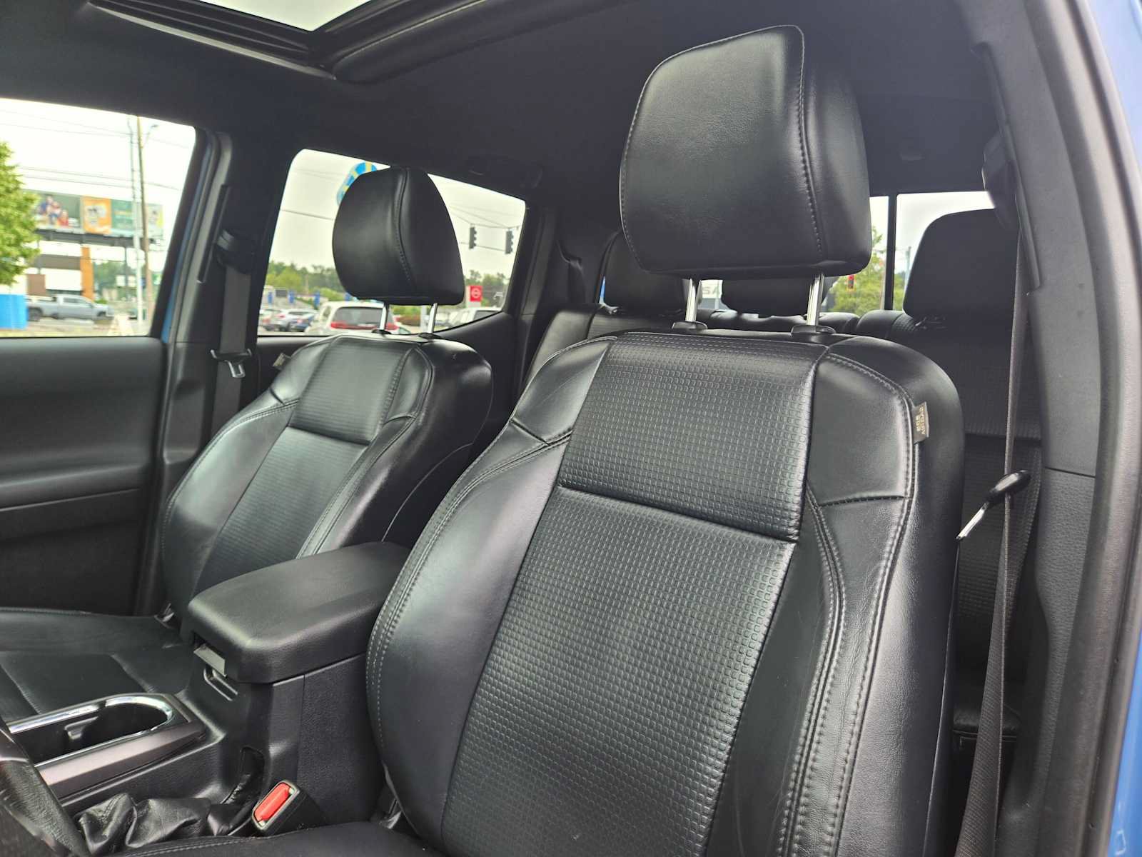 Used 2019 Toyota Tacoma TRD Off-Road AWD/4WD image 23