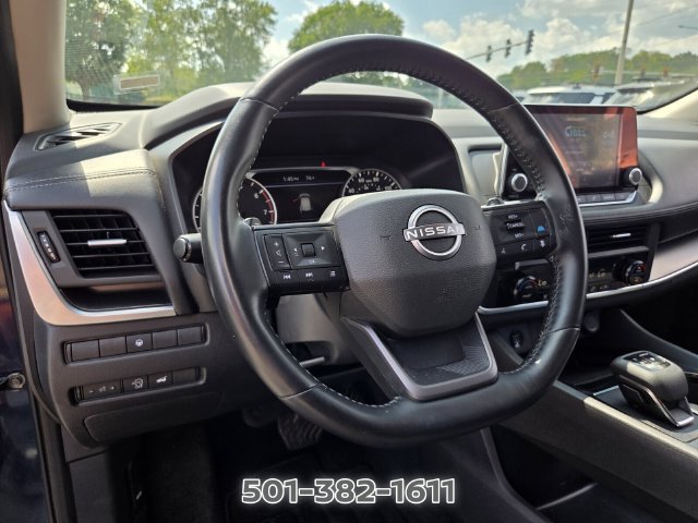 Used 2025 Nissan Rogue SV FWD image 11