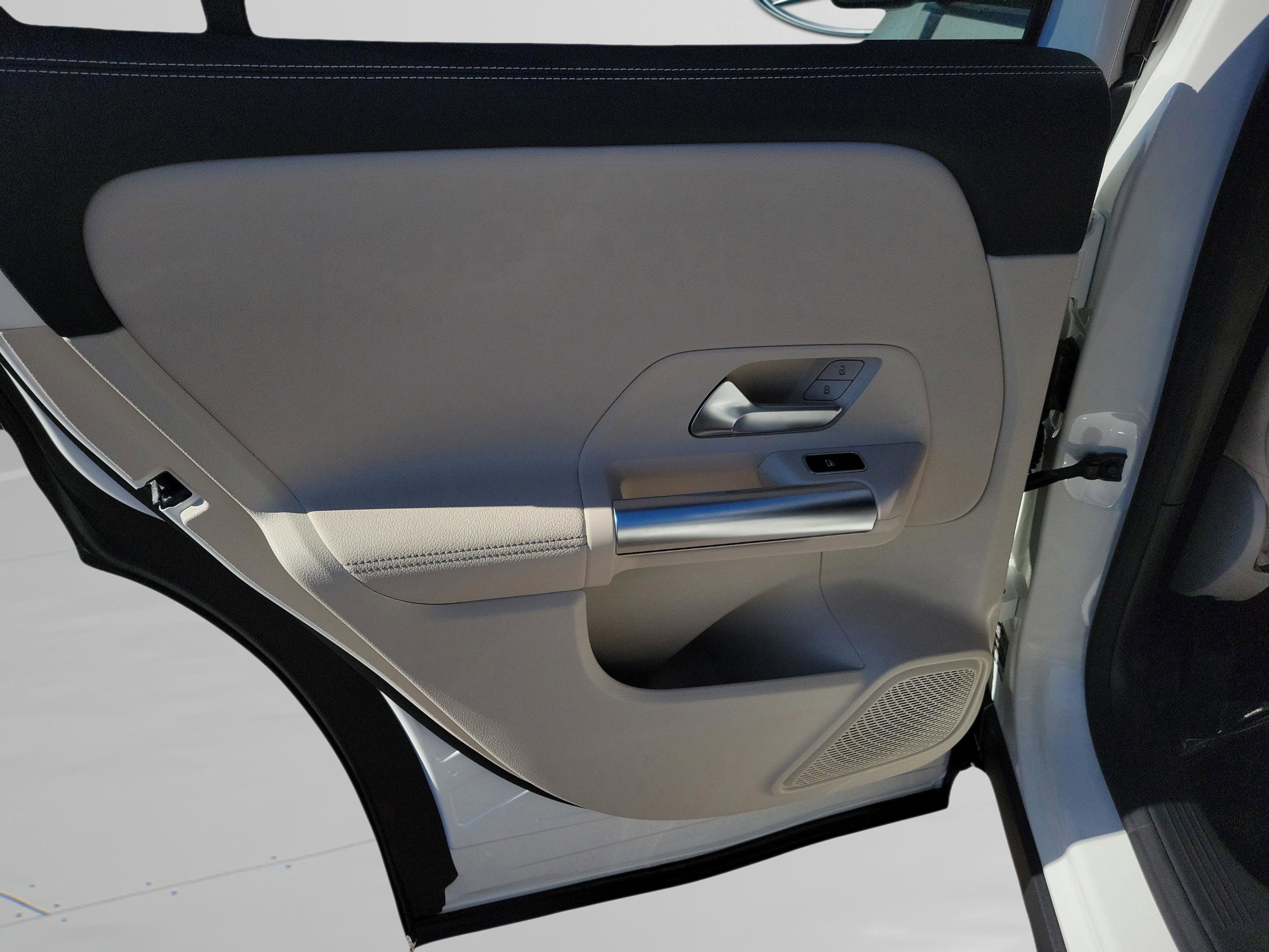 Certified 2026 Mercedes-Benz GLA 250 image 24