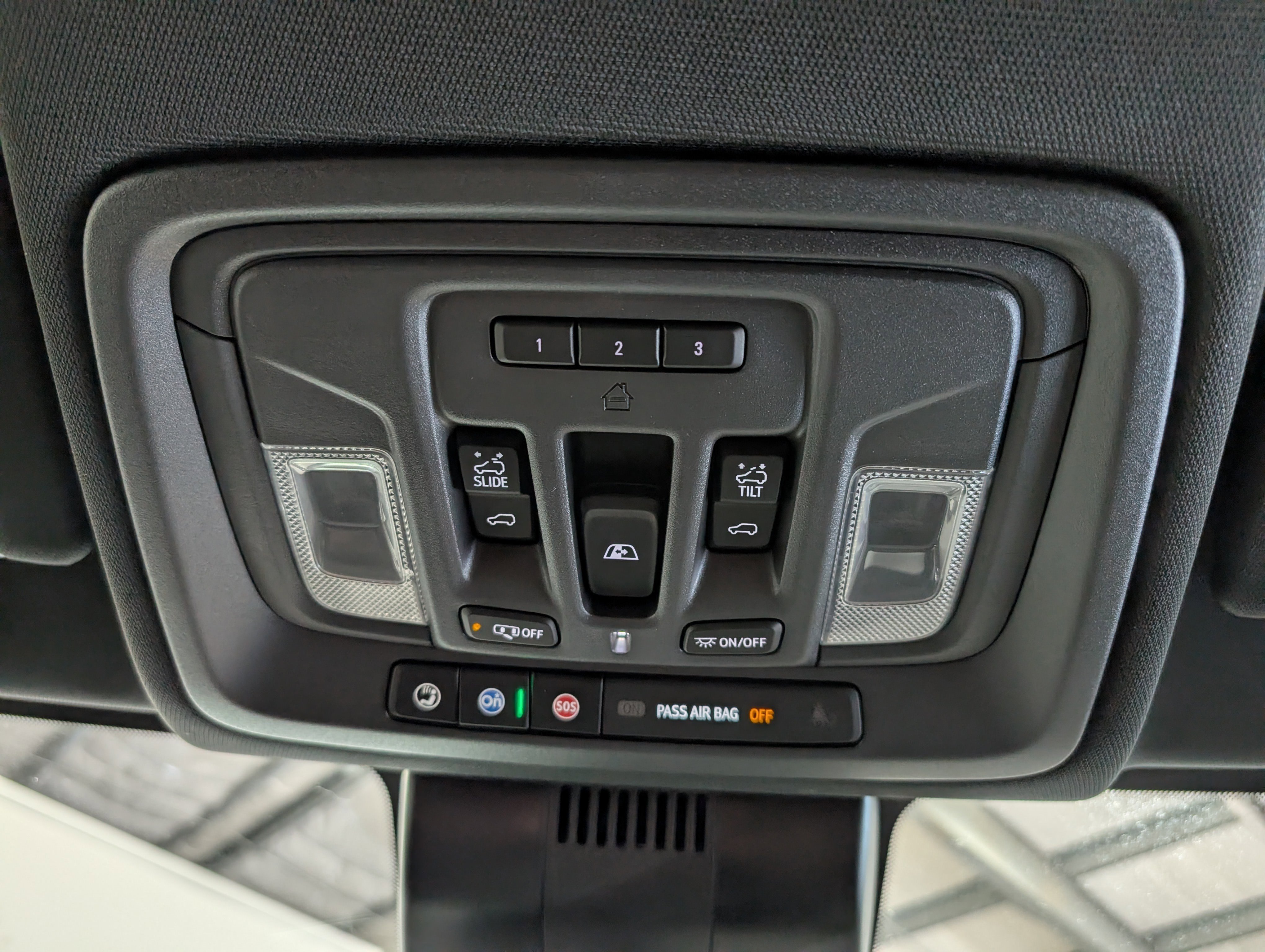 Used 2024 Chevrolet Silverado 1500 ZR2 w/ Technology Package image 32