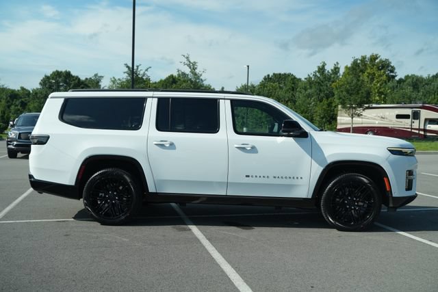 New 2026 Jeep Grand Wagoneer L Limited AWD/4WD image 8