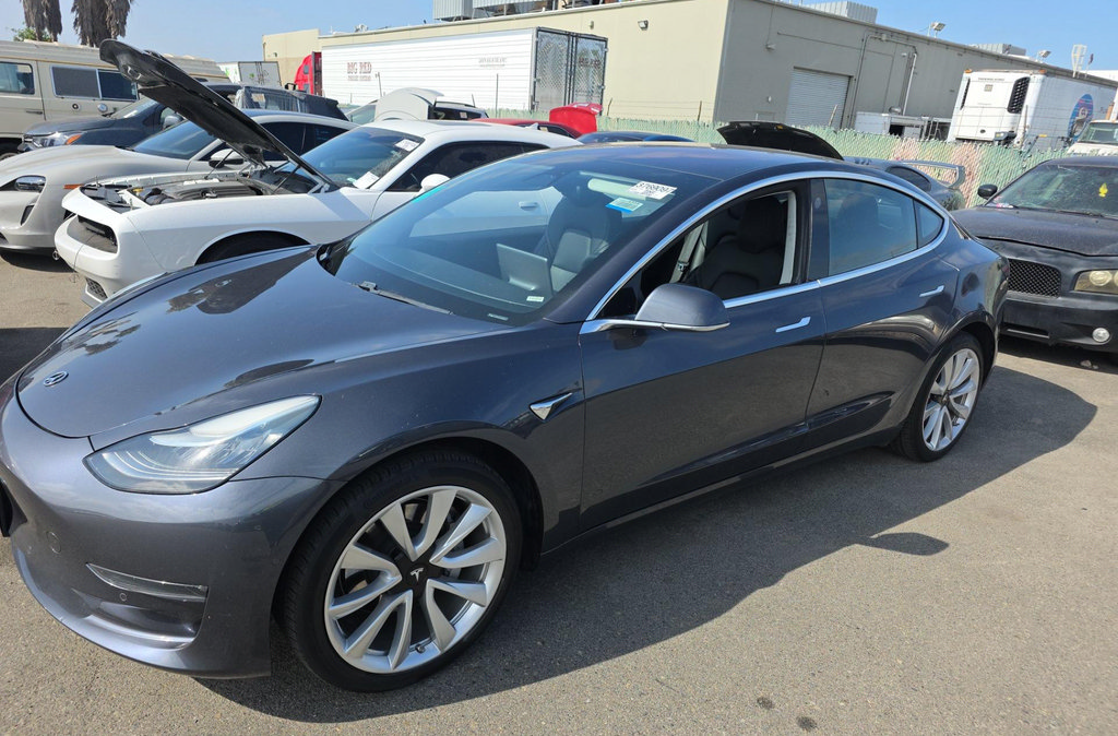 Used 2018 Tesla Model 3 Mid Range RWD image 1