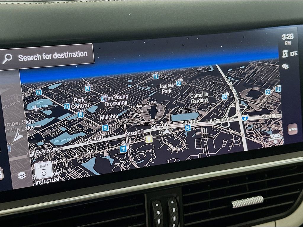 Certified 2023 Porsche Cayenne Platinum Edition image 16