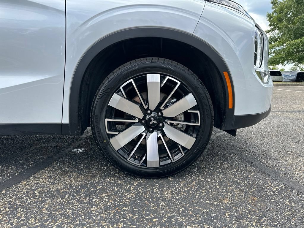 Used 2025 Mitsubishi Outlander SE AWD/4WD image 19