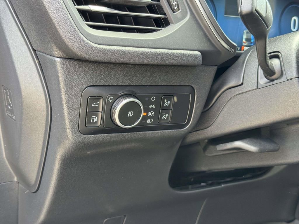 Used 2025 Ford Escape Platinum w/ Premium Technology Package AWD/4WD image 9