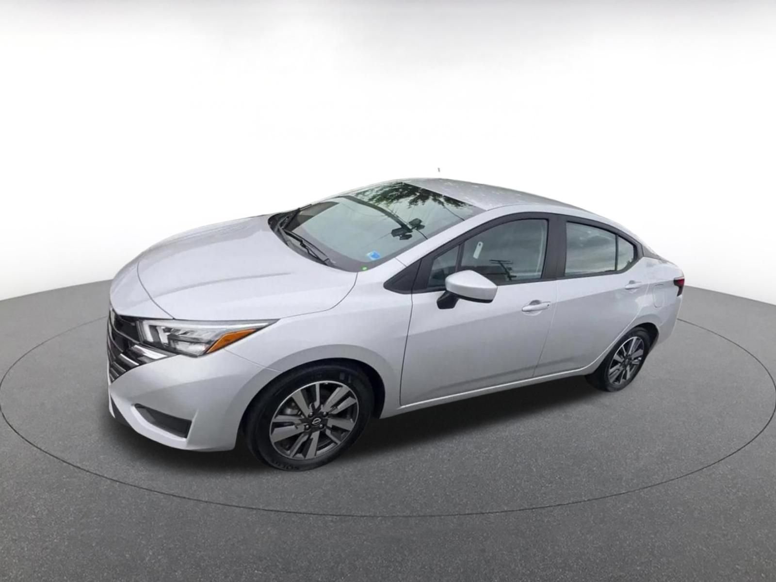 Used 2025 Nissan Versa SV FWD image 8