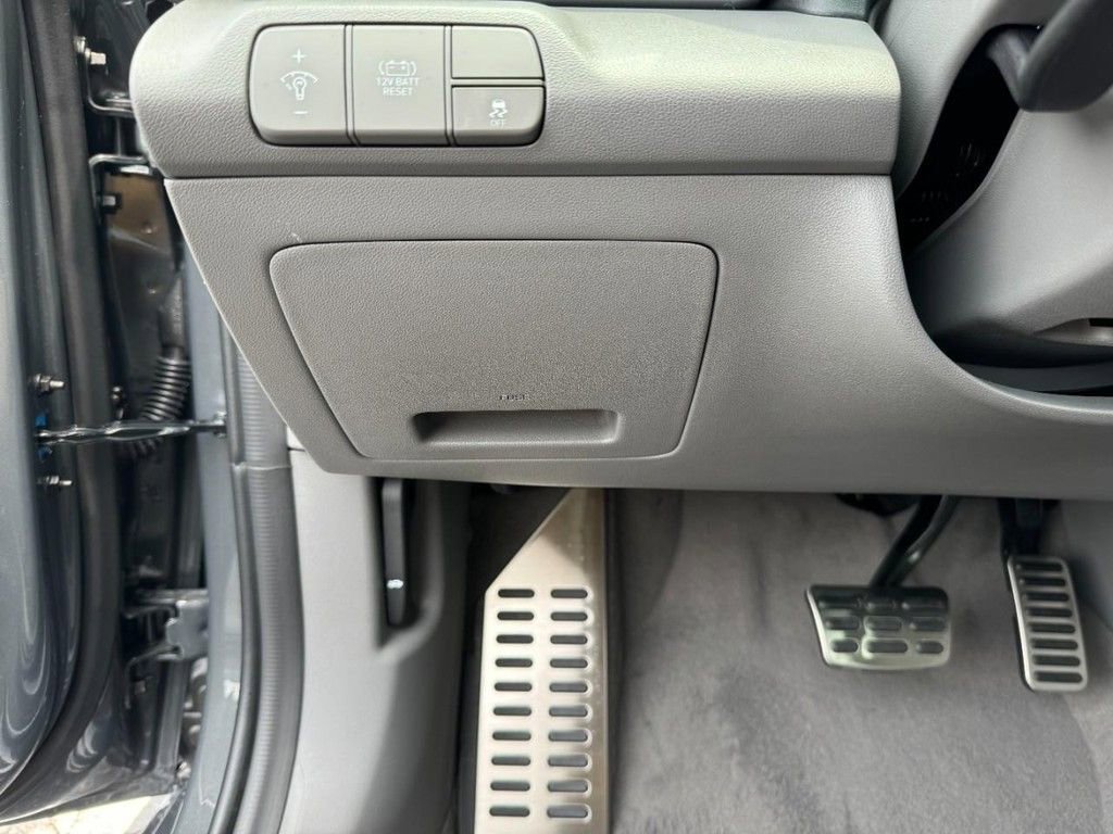Used 2025 Hyundai Elantra SEL image 14